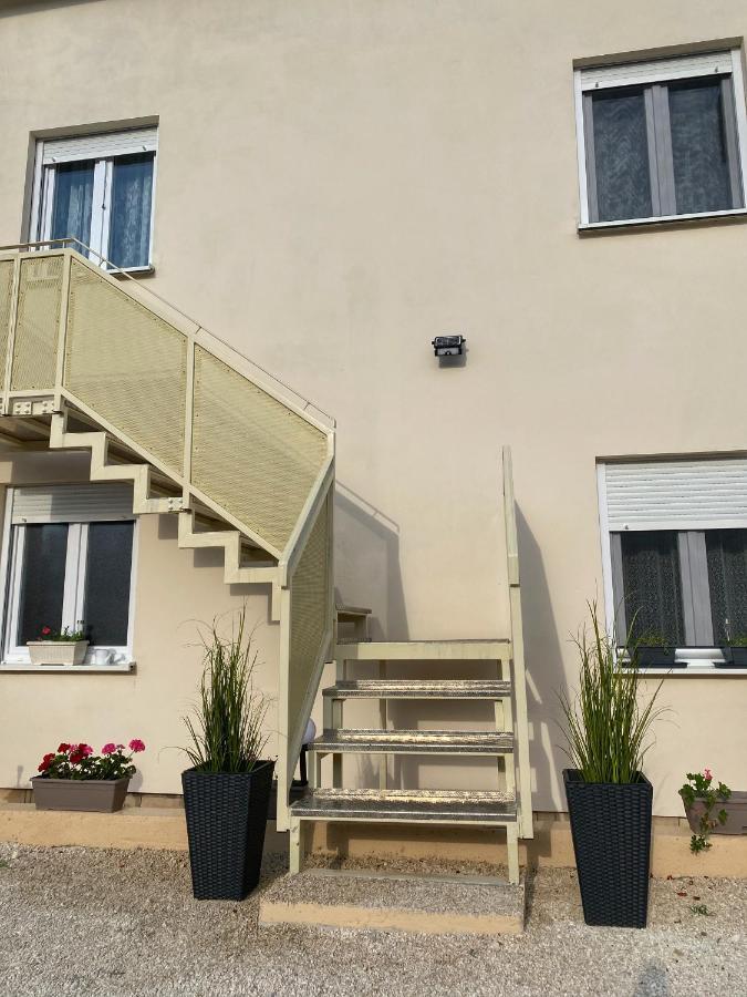 Apartments Jozephine Pula Exterior photo